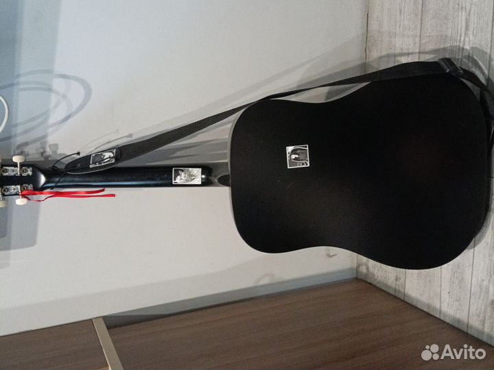 Акустическая гитара