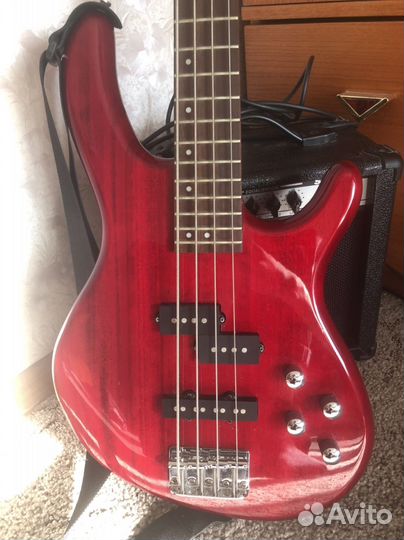 Бас гитара + комбик cort action bass plus