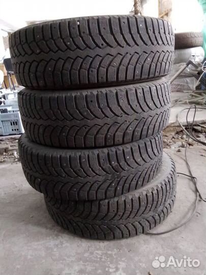 Bridgestone Blizzak Spike-01 185/65 R15 88T