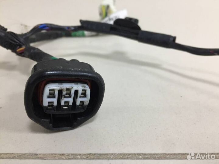 Проводка двери Mitsubishi Pajero/Montero Sport KH