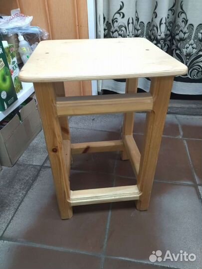 Табурет деревянный