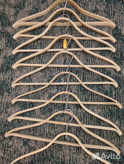 Вешалки-плечики деревянные