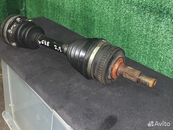 Привод / шрус Mercedes Benz Vito W638 2.3