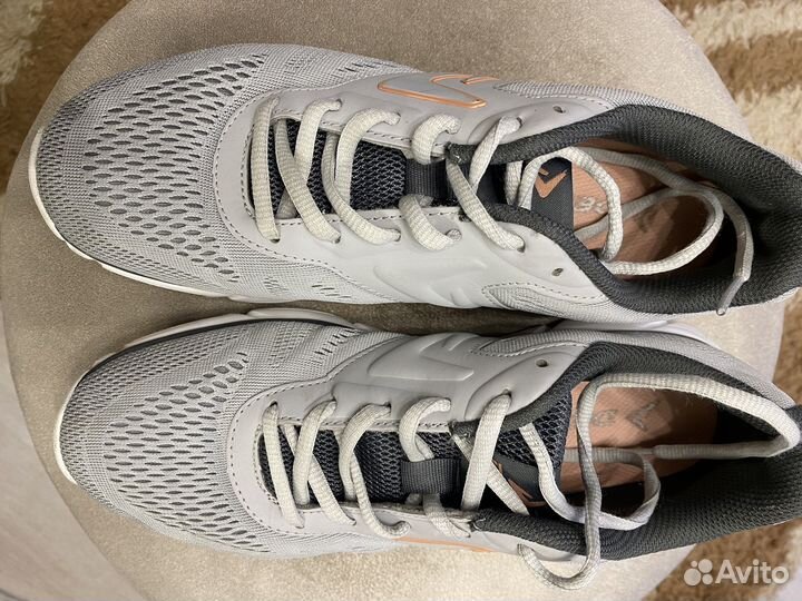 Кроссовки женские demix 40