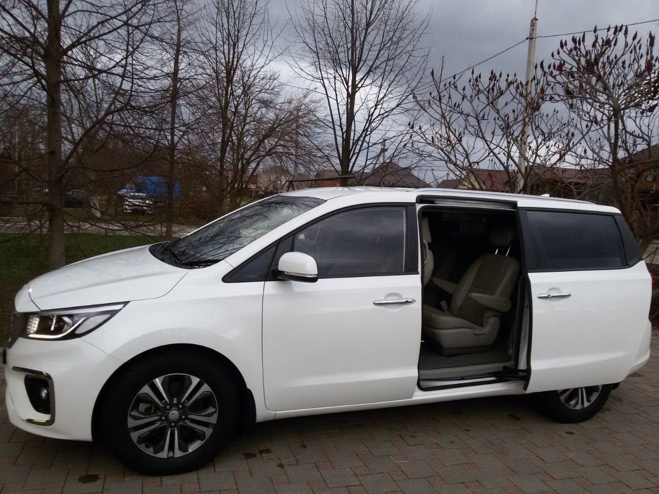Kia Carnival: фото владельца