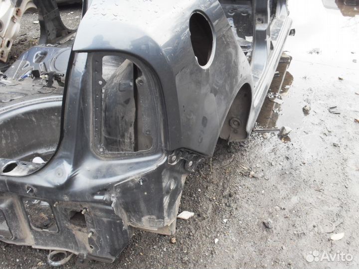 Крыло заднее правое 5J6809606C Skoda Fabia (MK1)