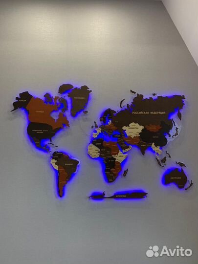 Деревянная карта мира с подсветкой