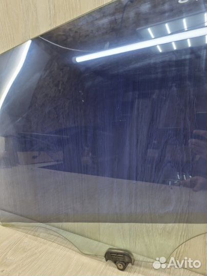 Стекло двери заднее левое Kia Ceed ED 1.6 2010