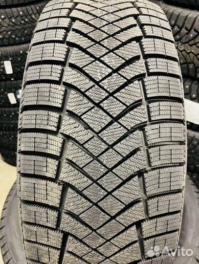 Pirelli Ice Zero FR 225/55 R18 102H