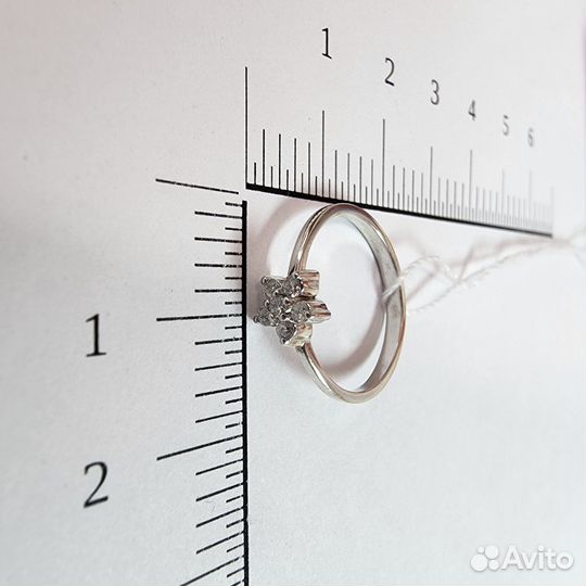 Золотое кольцо с бриллиантом 17р