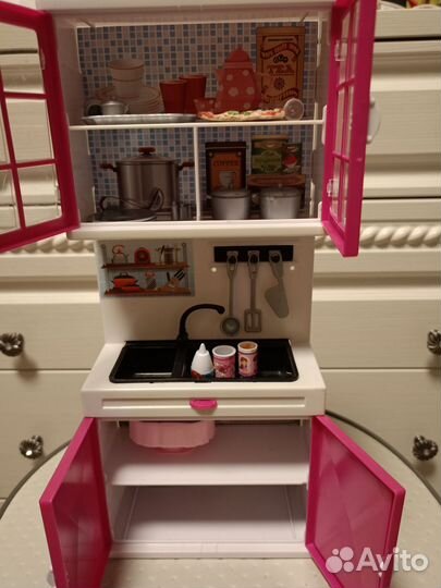 Игрушки семья Свинка Пеппа фигурки и кухня семьи