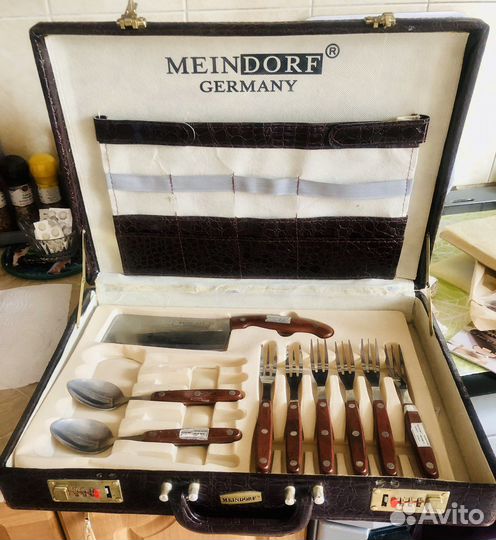 Набор ножей вилок в кейсе