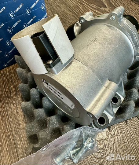 Водяной насос помпа BMW N20 11517597715