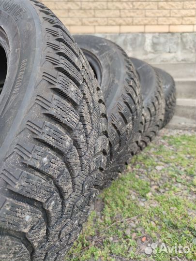 Комплект зимней резины Bridgestone 235 55 R18 Б/у