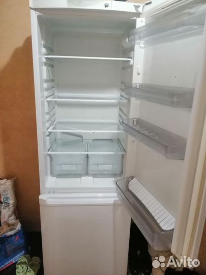 Холодильник hotpoint ariston бу