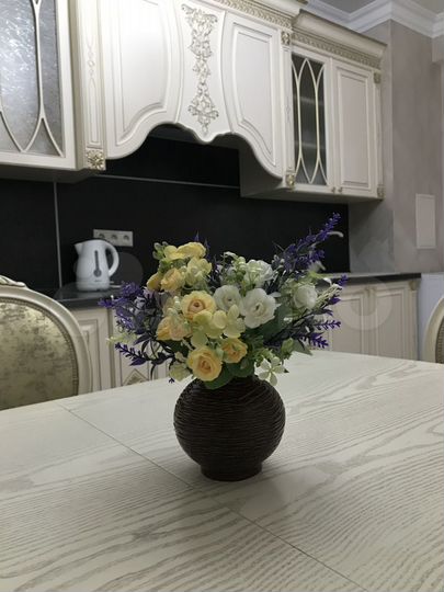 2-к. квартира, 76 м², 1/12 эт.