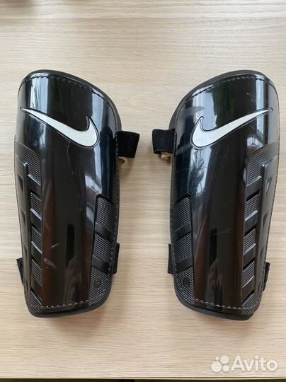 Щитки футбольные nike