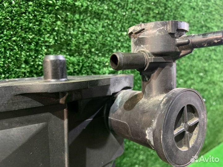 Радиатор охлаждения двигателя Toyota Corolla Axio