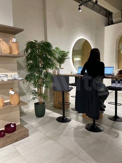 Аренда рейла, полки, места в дизайнерском простран