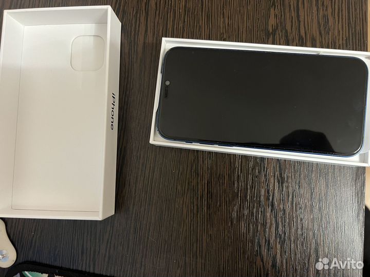 iPhone 12, 64 ГБ