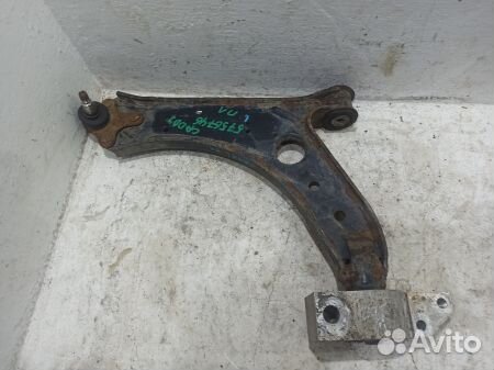 Рычаг передний левый