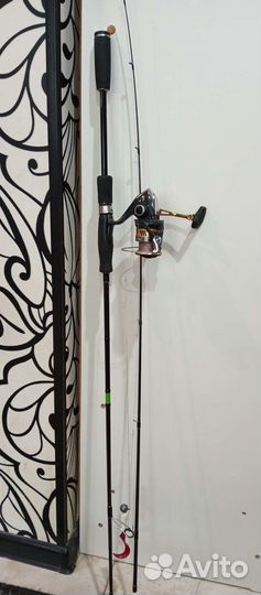 Катушка shimano sahara 3000 и удилище Favorite X1