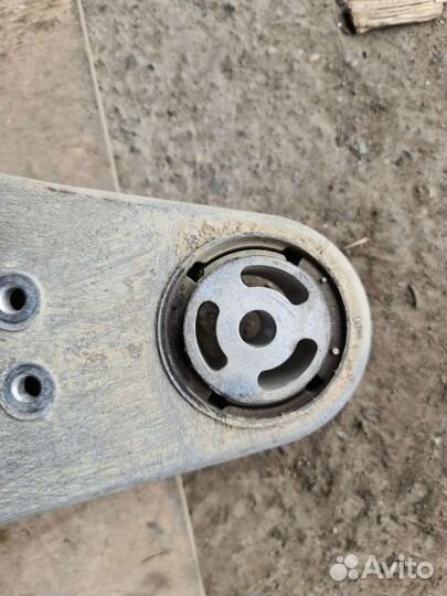 Кронштейн заднего редуктора Mercedes W211