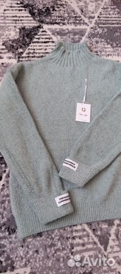 Свитер женский
