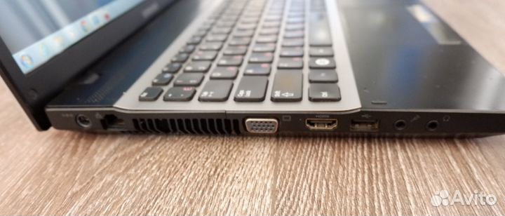 Ноутбук samsung NP305V5A