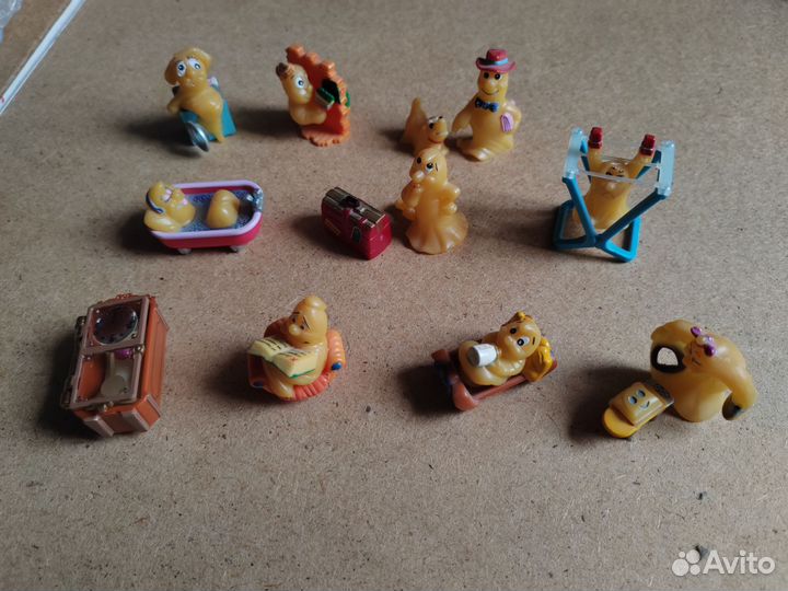 Приведения в супермаркете и домашние с вкладышами