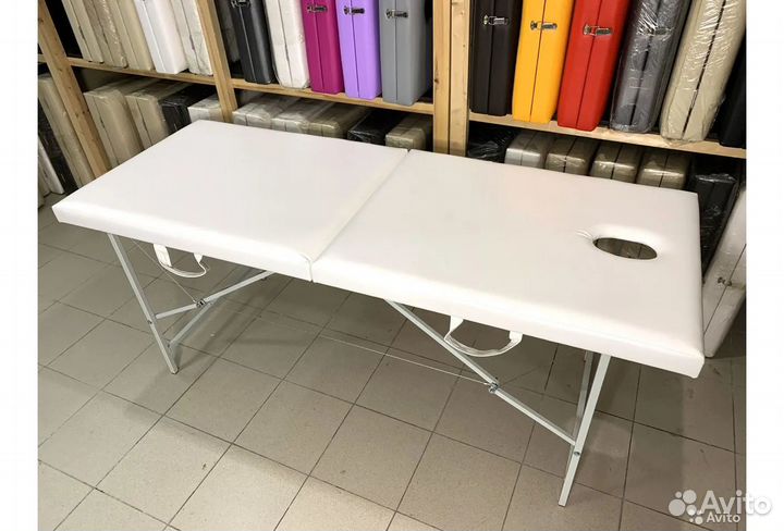 Кушетка массажная с вырезом