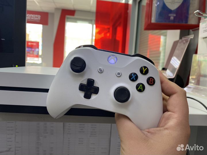 Игровая приставка Xbox One S 1Tb