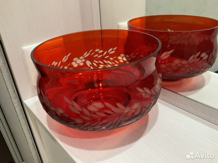 Вазы и конфетницы из красного стекла СССР