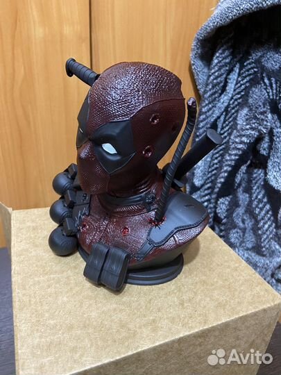 Фигурка deadpool бюст