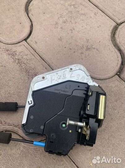 Замок двери левый задний лекус RX