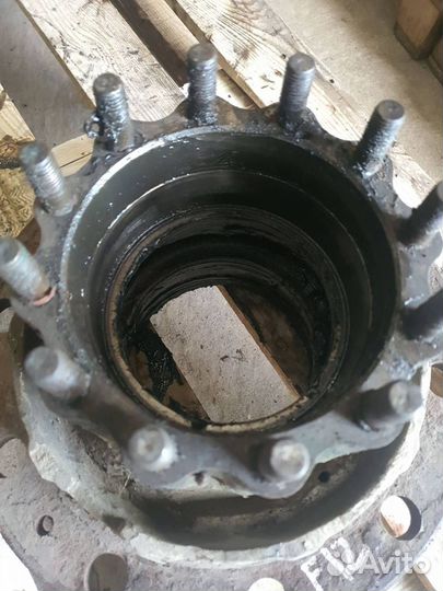 Ступица задняя правая Volvo F 1986 1623547