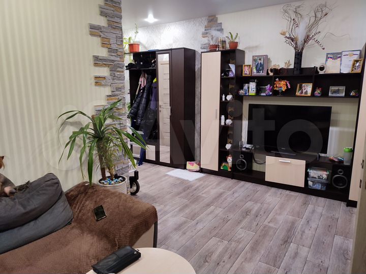 4-к. квартира, 60 м², 1/5 эт.