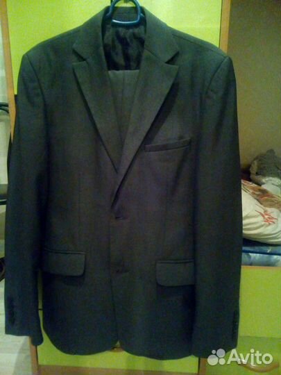 Школьный костюм в отличном состоянии р.46-48