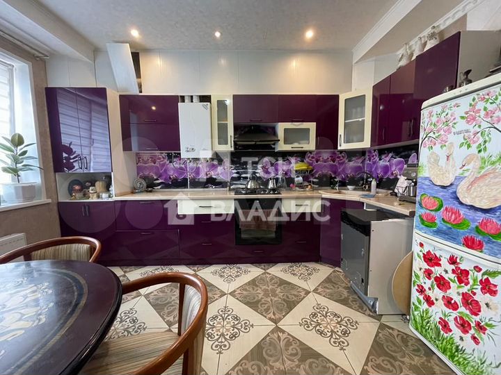 2-к. квартира, 71,4 м², 4/4 эт.