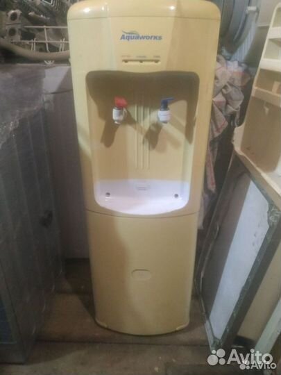 Напольный Куллер для воды