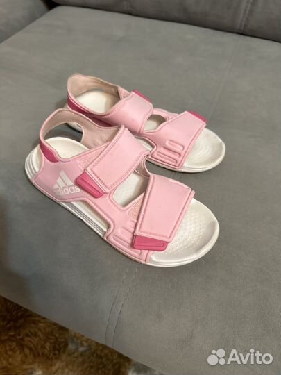 Сандалии для девочки