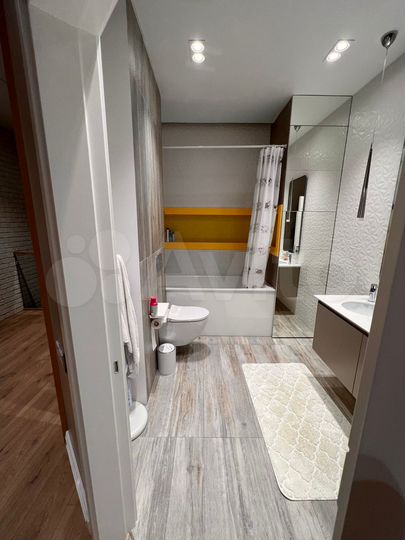 Коттедж 270 м² на участке 10 сот.