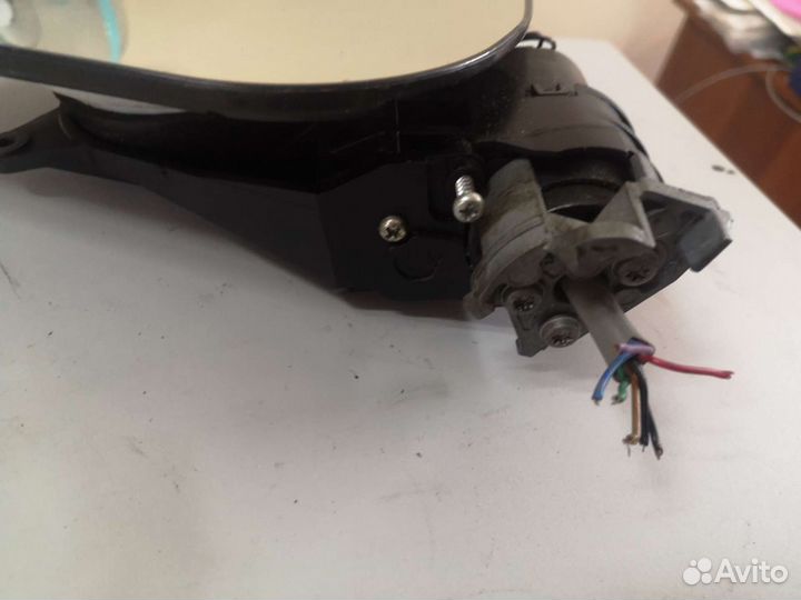 Зеркальный элемент с моторчиком левый раф 4 2006г