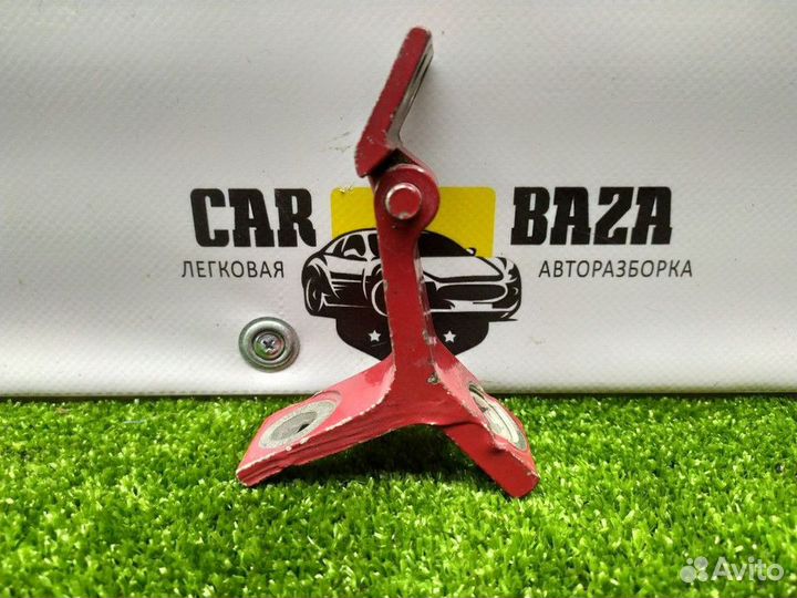 Петля двери задней правой Audi893831401