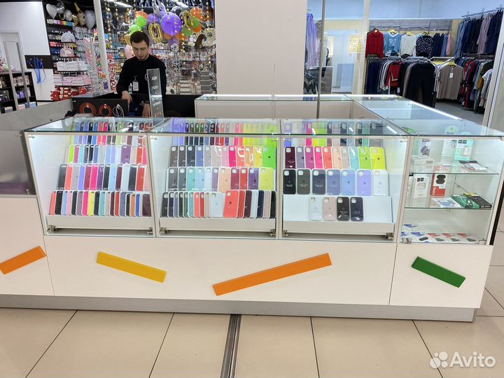 Продажа аксессуаров и ремонт техники