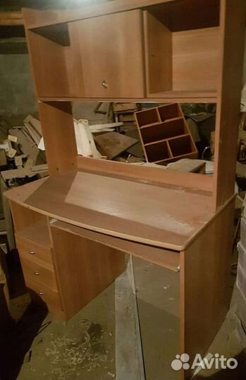 Компьютерный стол