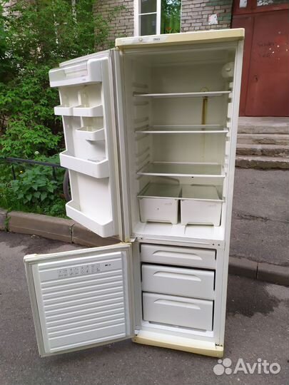 Холодильник stinol