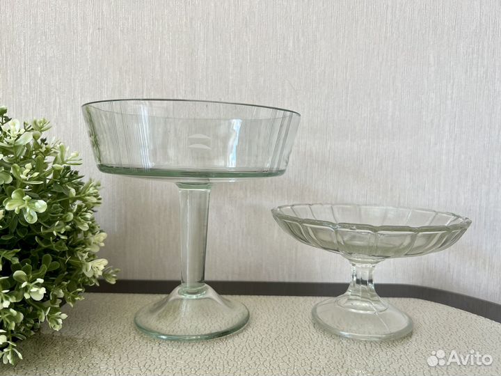 Ваза для фруктов на ножке цветное стекло СССР