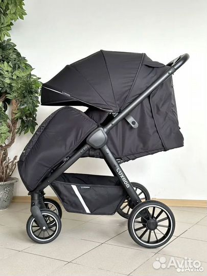 Прогулочная коляска всесезонная