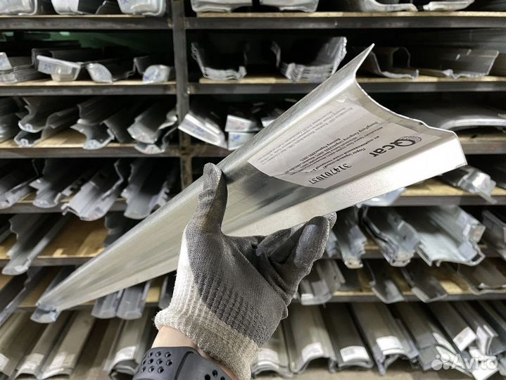 Порог Mitsubishi Space Gear, Mitsubishi L400 1994